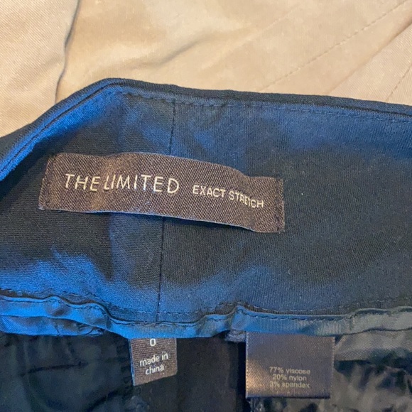 Bundle! X4 The Limited capris - Picture 3 of 3